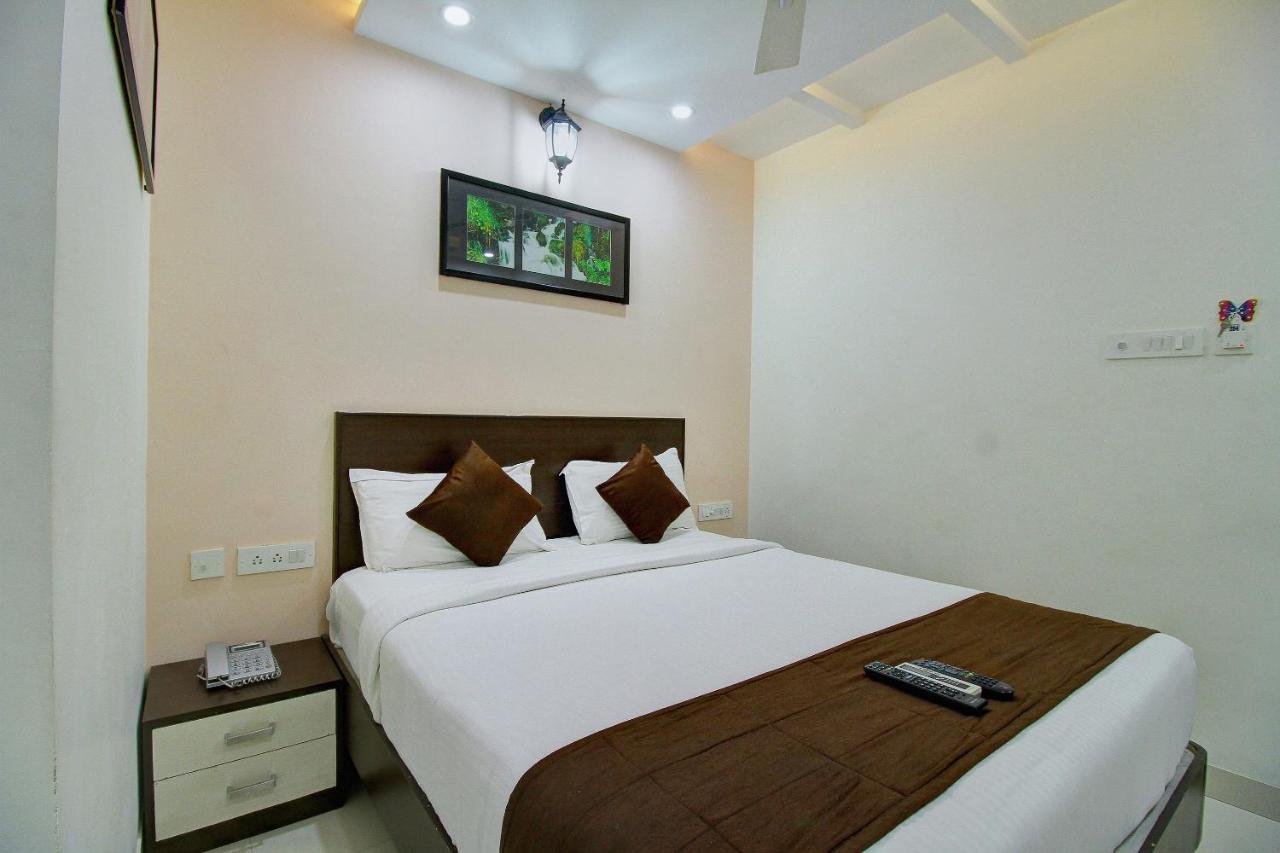 Rd Towers Hotel Madras Buitenkant foto