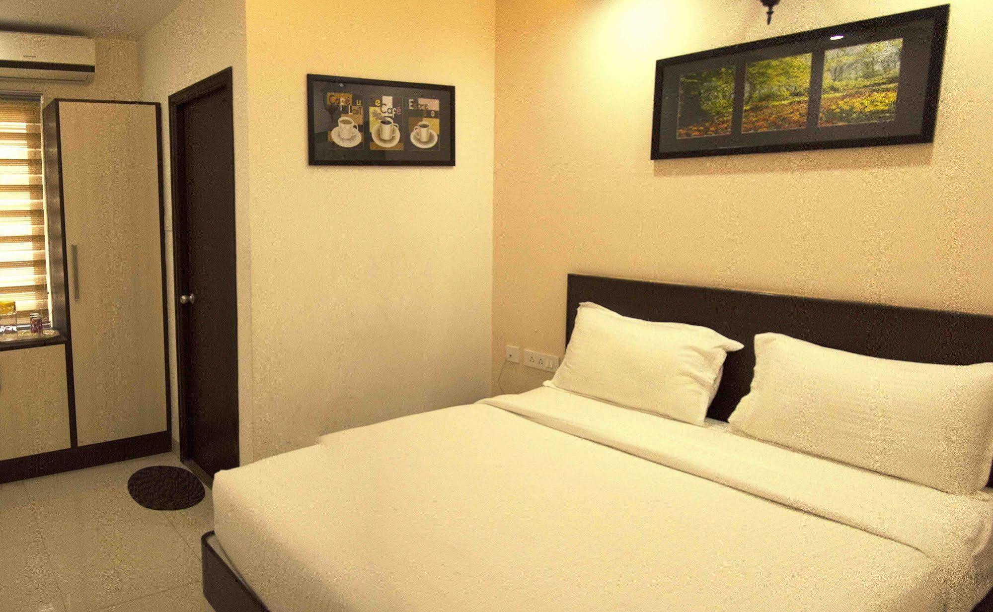 Rd Towers Hotel Madras Buitenkant foto