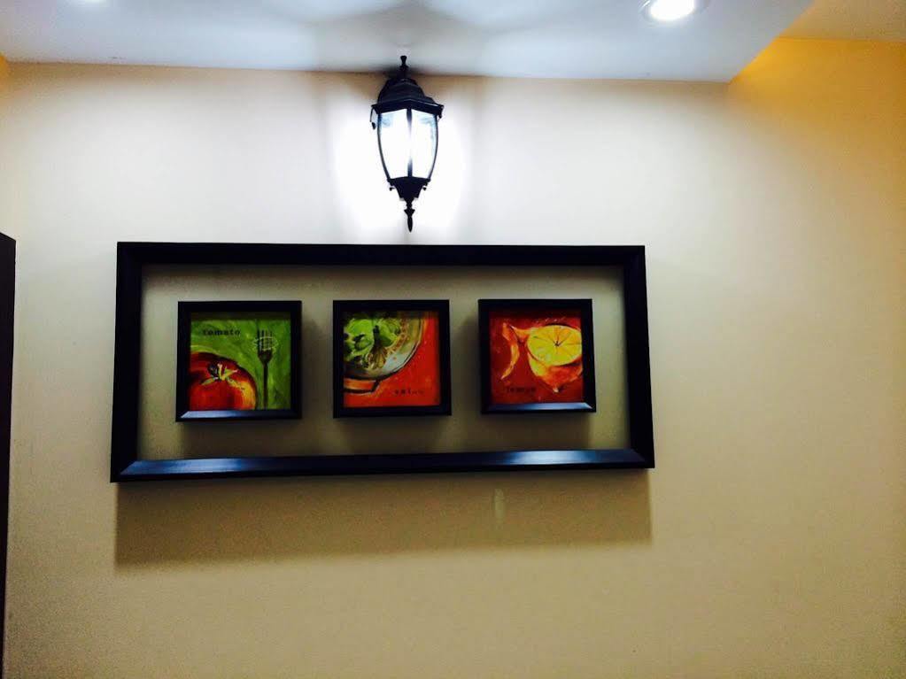 Rd Towers Hotel Madras Buitenkant foto