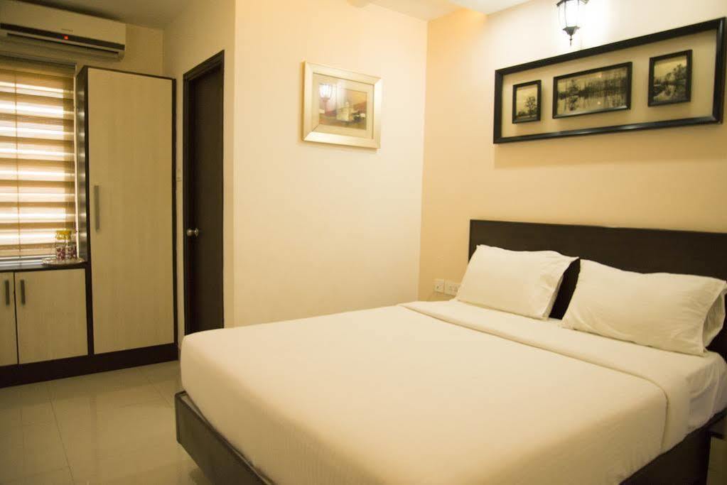 Rd Towers Hotel Madras Buitenkant foto