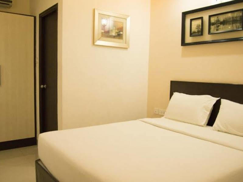 Rd Towers Hotel Madras Buitenkant foto