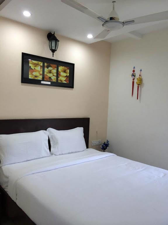 Rd Towers Hotel Madras Buitenkant foto