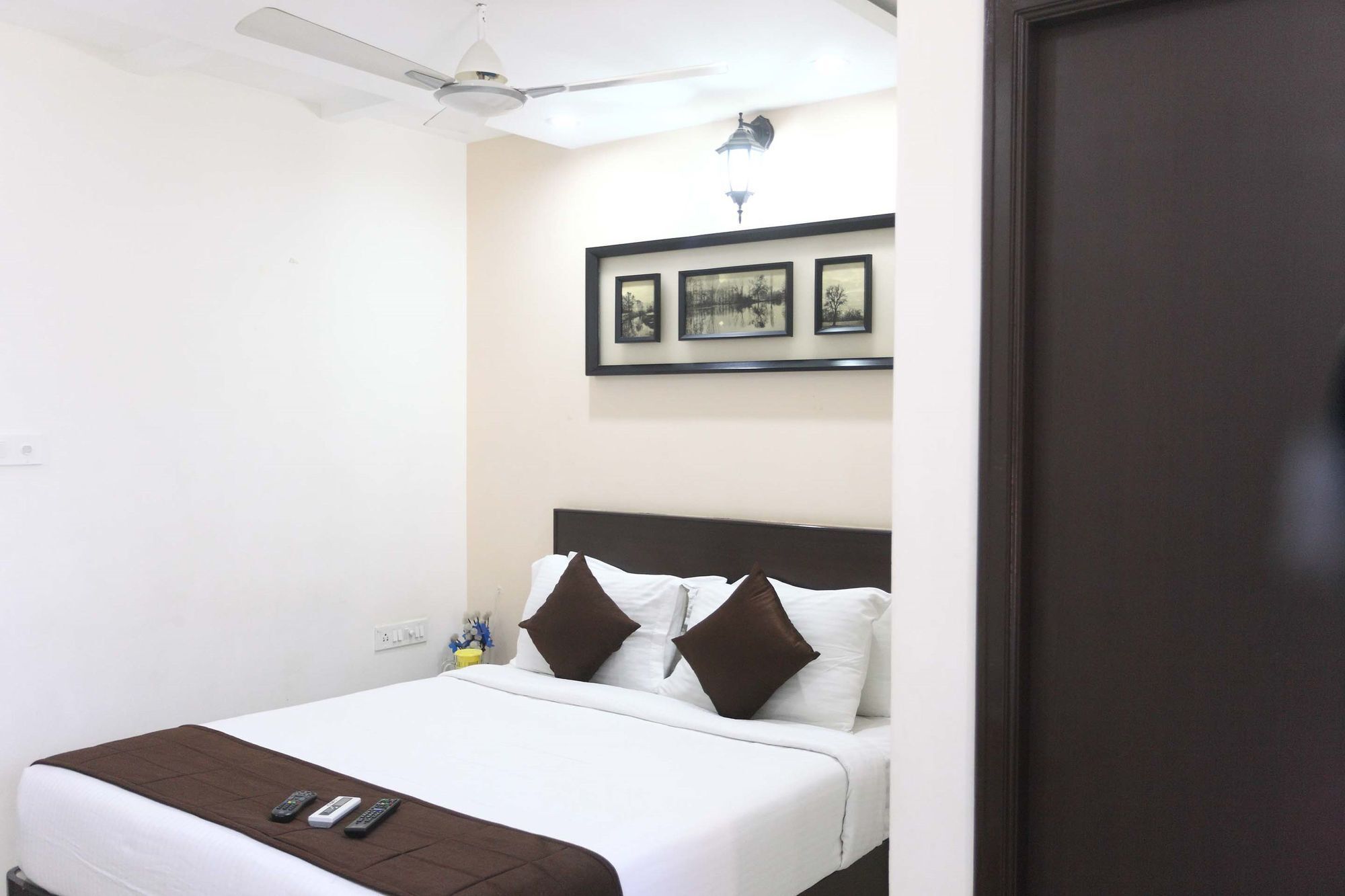 Rd Towers Hotel Madras Buitenkant foto