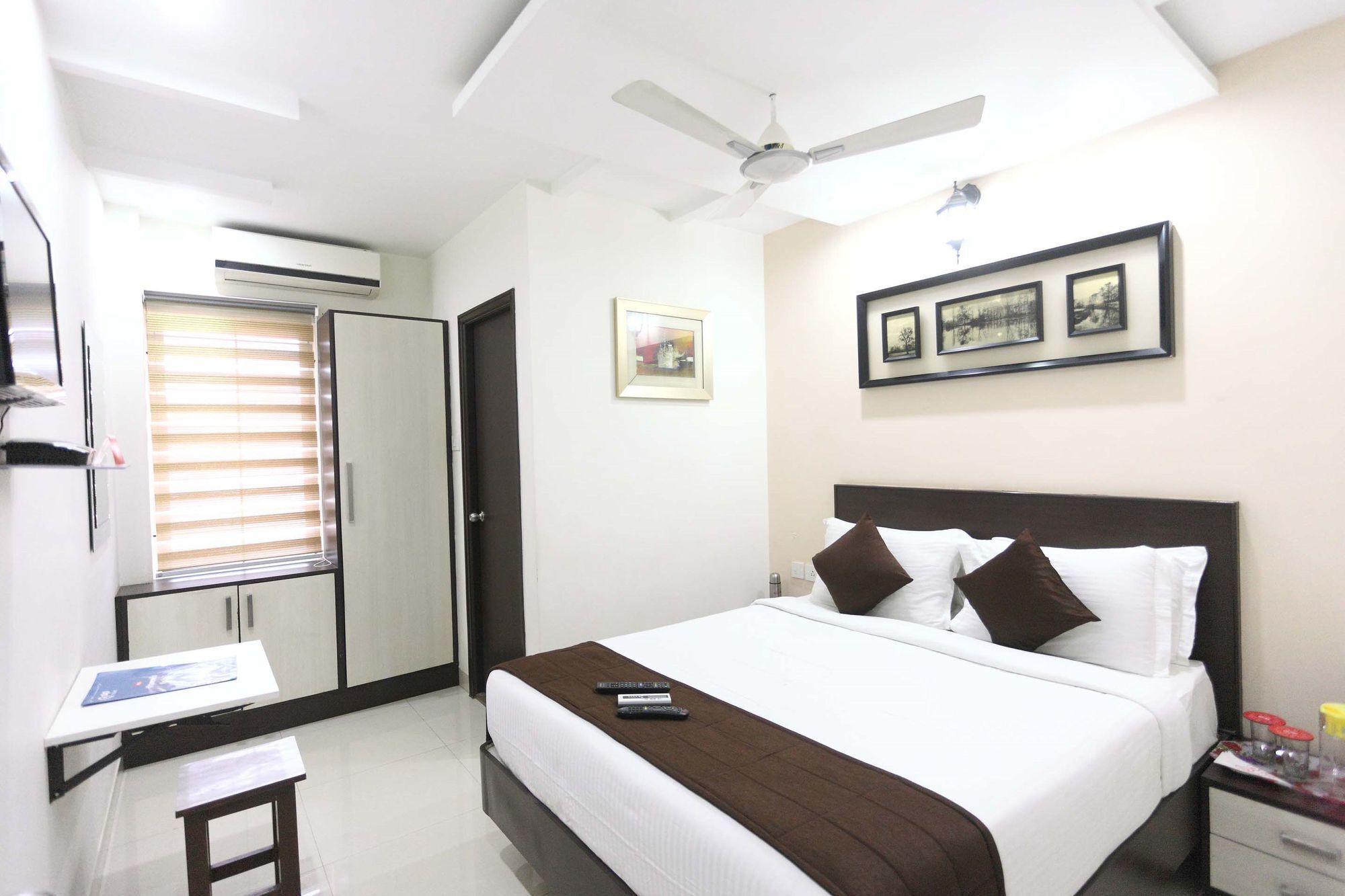 Rd Towers Hotel Madras Buitenkant foto