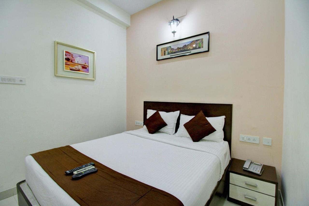 Rd Towers Hotel Madras Buitenkant foto